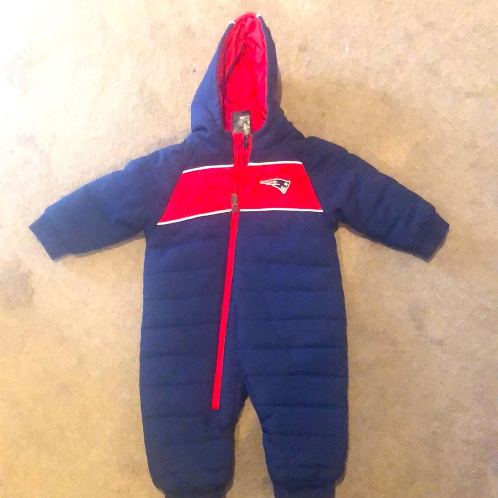 18 month NFL licensed Patriots Ski Suit.  Great condition.
